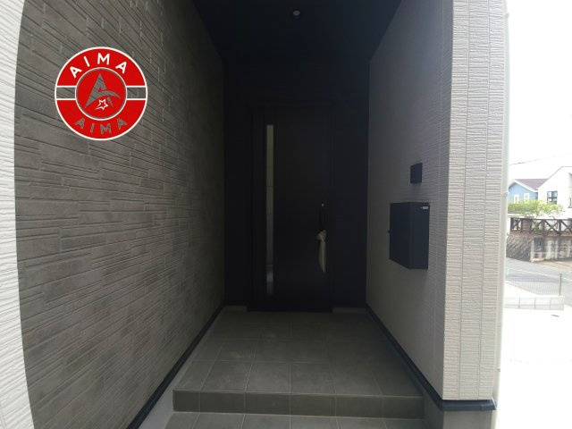 春日市白水ヶ丘2丁目第4-2棟（1号棟）の玄関|おでかけの時も帰った時も、「我が家」を最初に感じでもらえる素敵な空間に。