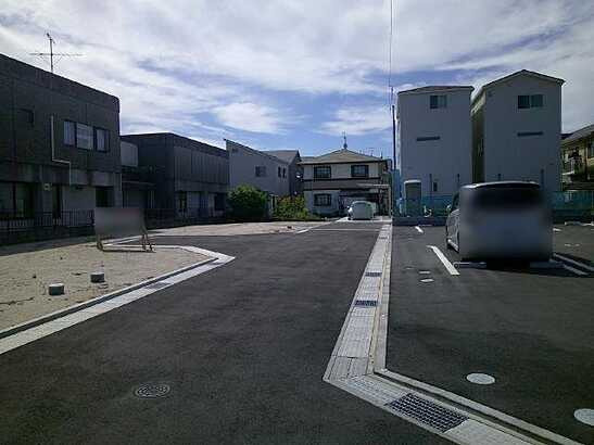 【前面道路含む現地写真】