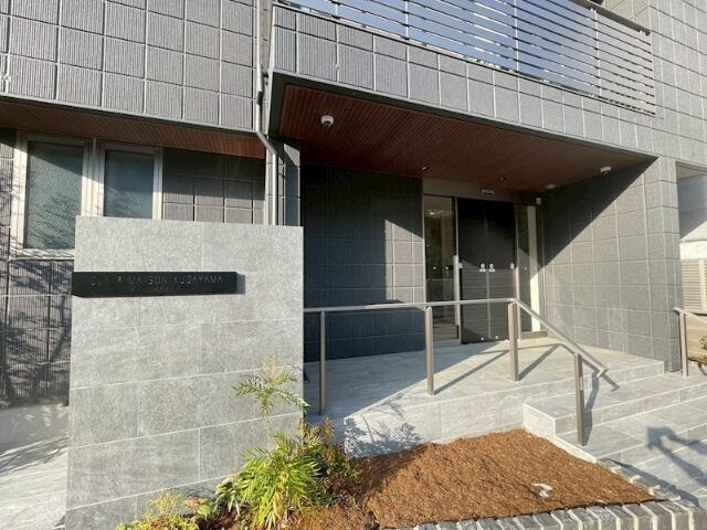 ＣＬＡＩＲ　ＭＡＩＳＯＮ　ＫＵＧＡＹＡＭＡのエントランス|建物の入り口です