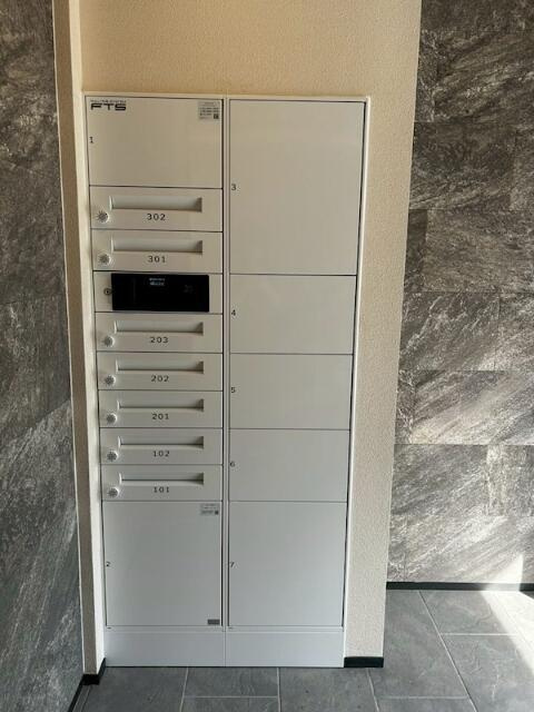 ＣＬＡＩＲ　ＭＡＩＳＯＮ　ＫＵＧＡＹＡＭＡのその他共用部分|ポストと宅配ボックスです