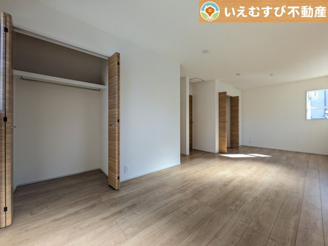 BLOOMING GARDEN　行田市富士見町2丁目2期の洋室|家族の成長に合わせて変化可能な間取り
間仕切り対応可能な11.2帖の洋室は将来お部屋を増やすことも可能です♪