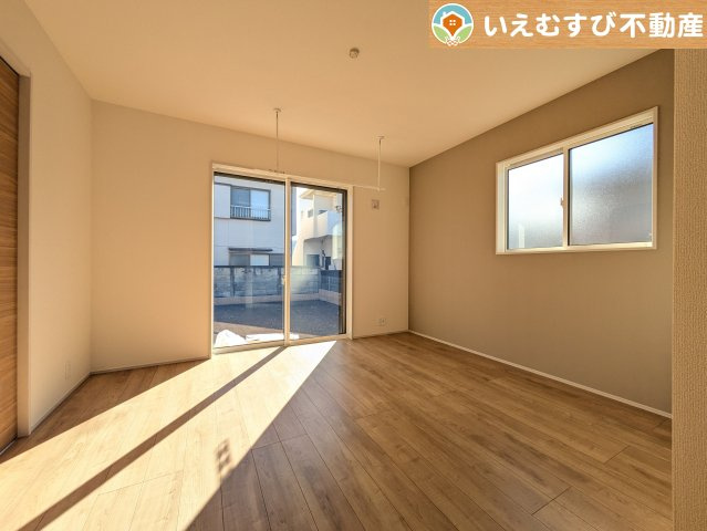 BLOOMING GARDEN　行田市富士見町2丁目2期の洋室|ナチュラルな色合いでシンプルな内装
シンプルな内装のお家なので飽きが来ずコーディネートも楽しそうですね♪