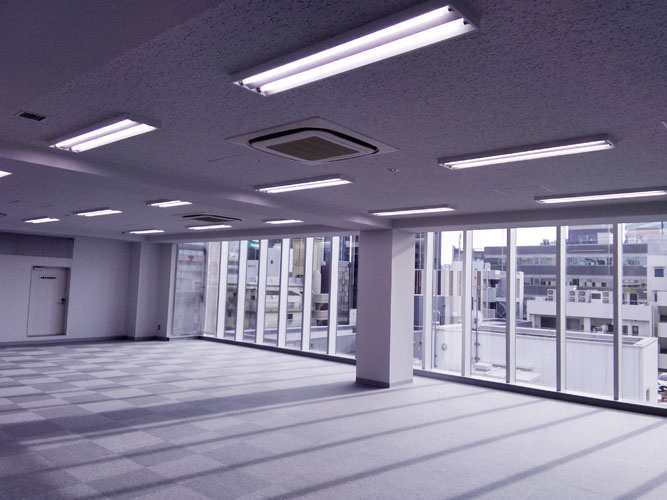 ＣＫ１８名駅前ビルの内装