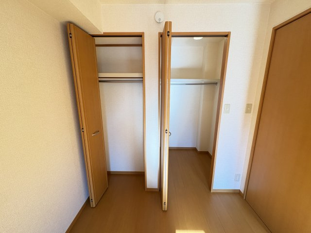 ゼファーコートの収納|写真は同建物の別部屋を参考に掲載しております。
