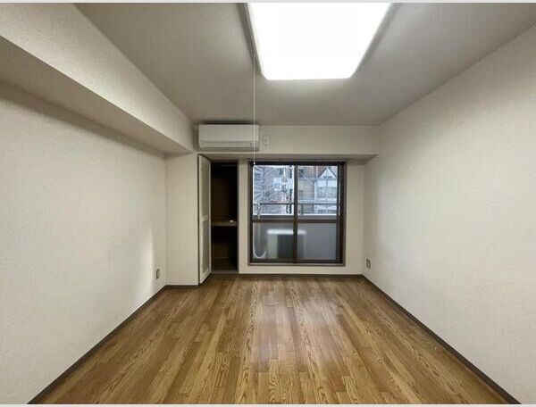 グローリ上汐の洋室