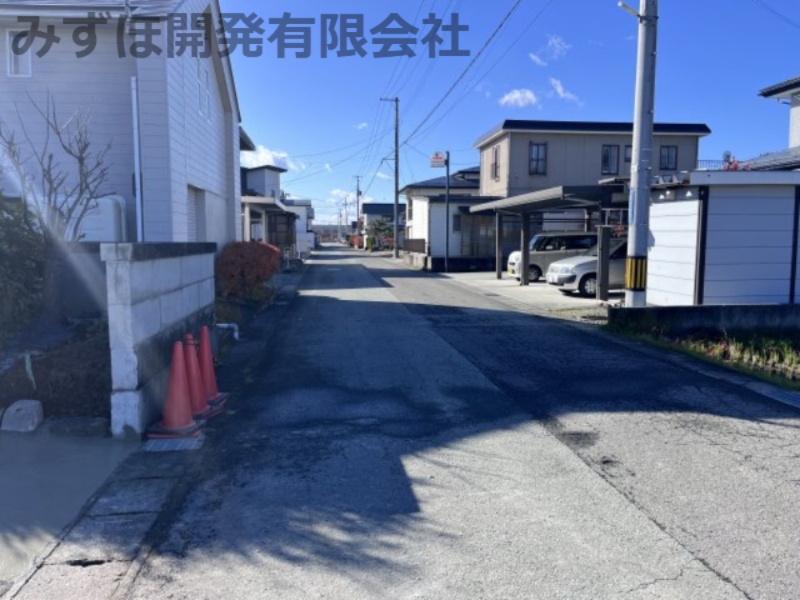 西村山郡河北町谷地字所岡2-18-4の前面道路含む現地写真|前面道路は6ｍあり、駐車も楽ですよ。