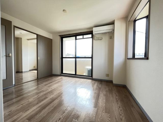 ソレイユ段上の居間・リビング|室内