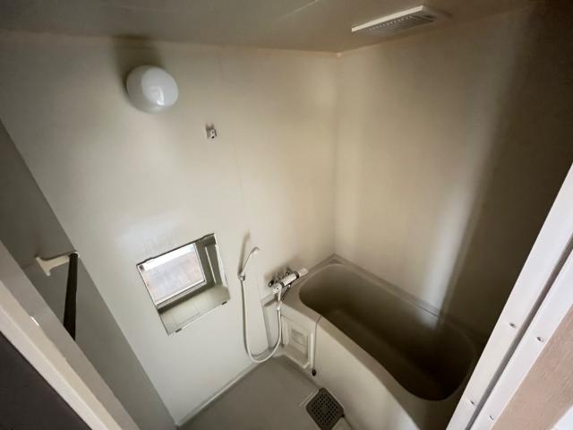 ソレイユ段上の浴室