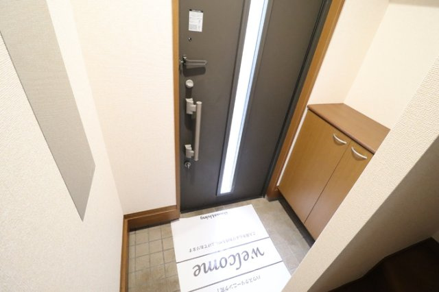 メゾンアージュの玄関