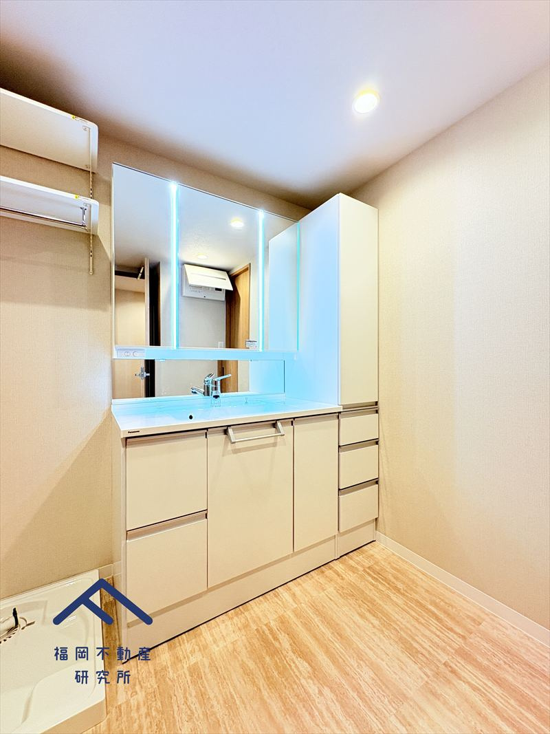 春日原パークマンションの独立洗面台