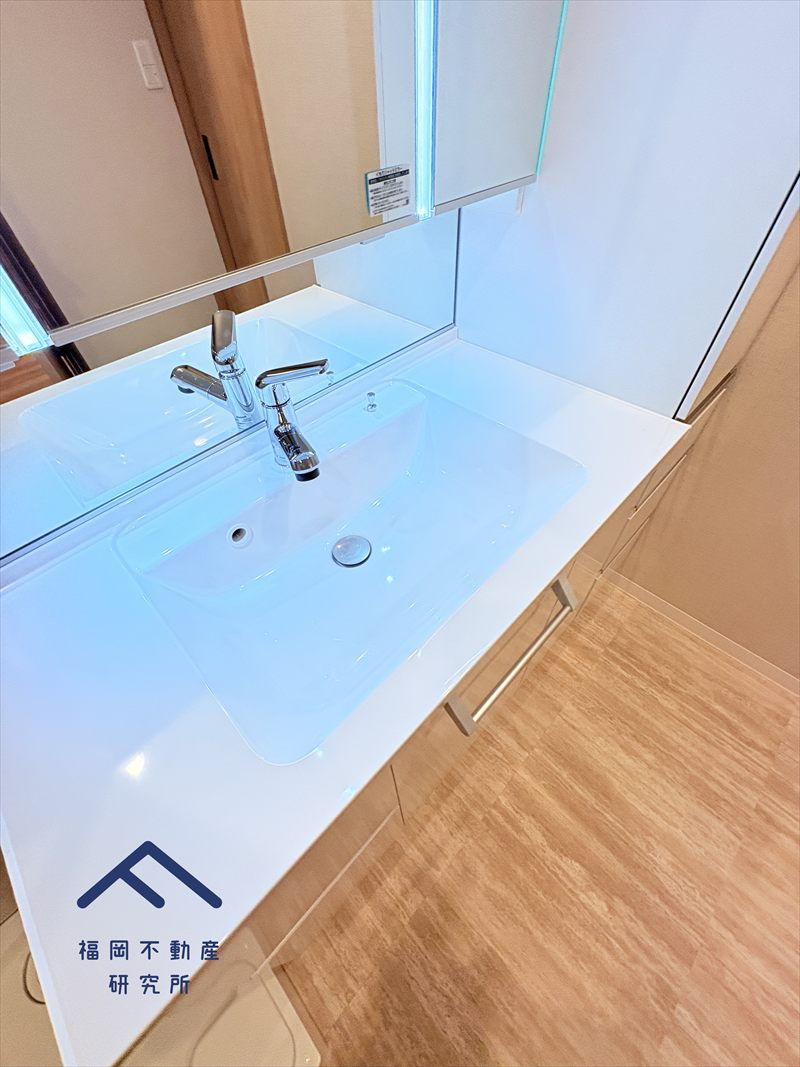 春日原パークマンションの独立洗面台