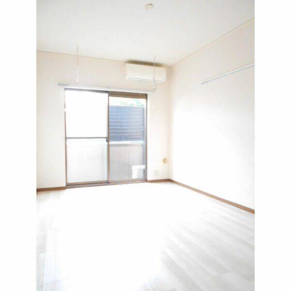 パルコートＮの居間・リビング