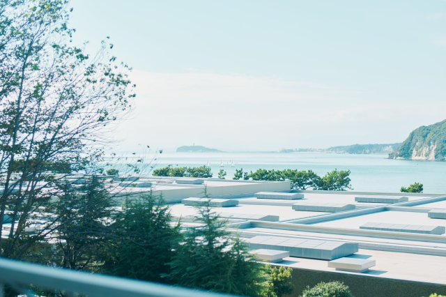 海見え！「逗子桜山ニューライフA棟」4階　富士山・江ノ島・逗子海岸を臨むの展望|江ノ島を臨む