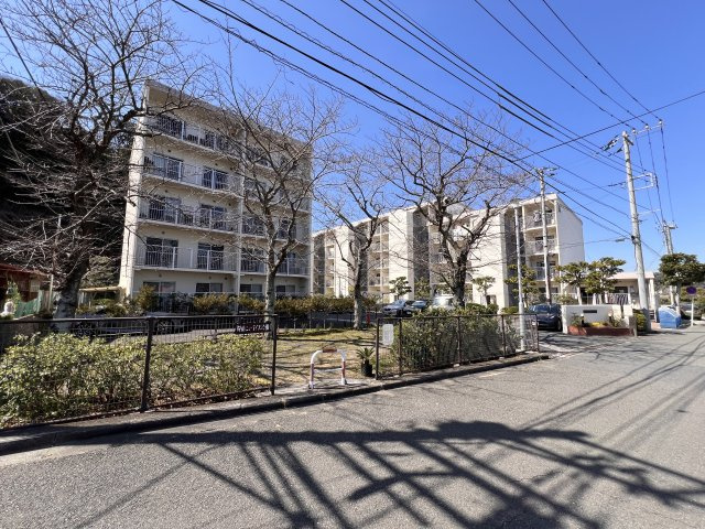 海見え！「逗子桜山ニューライフA棟」4階　富士山・江ノ島・逗子海岸を臨むの外観|外観