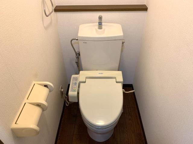 ビエンフェオークラⅡのトイレ|シャワー付トイレ