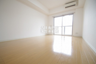 【寝室】 | アーバンフラッツ八王子みなみ野 | 開放感のあるお部屋