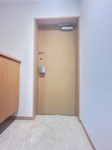 アーバングリーン神戸元町の玄関