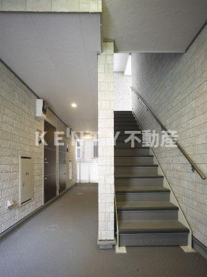 【ロビー】 | リブリ・平間 | 落ち着いたロビーです