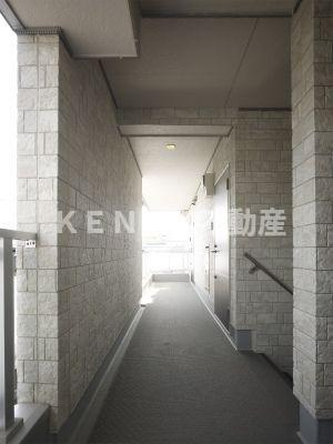 【ロビー】 | リブリ・平間 | 落ち着いたロビーです