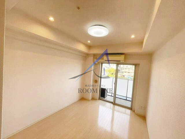 プレール・ドゥーク東京ＣＡＮＡＬの居間・リビング|洋室のお部屋です。