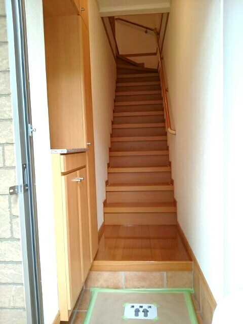 サンメゾン緑ヶ丘の玄関