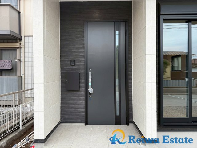 新築戸建　茅ヶ崎市柳島2丁目の玄関