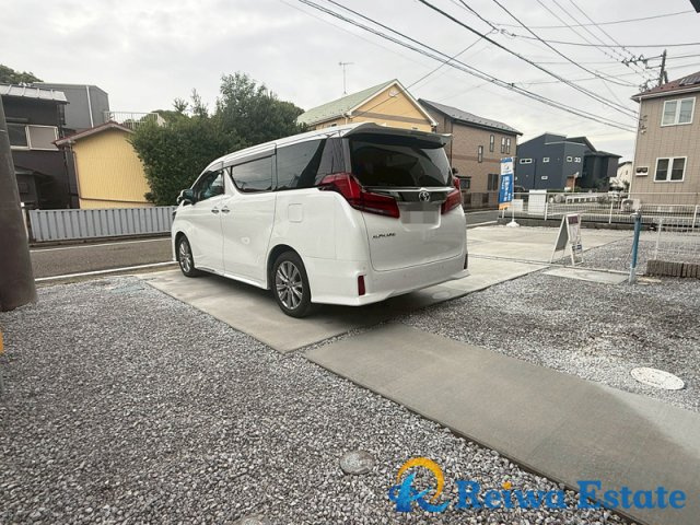新築戸建　茅ヶ崎市柳島2丁目の駐車場|お車を2台並べて停められるゆとりあるカースペースを完備！