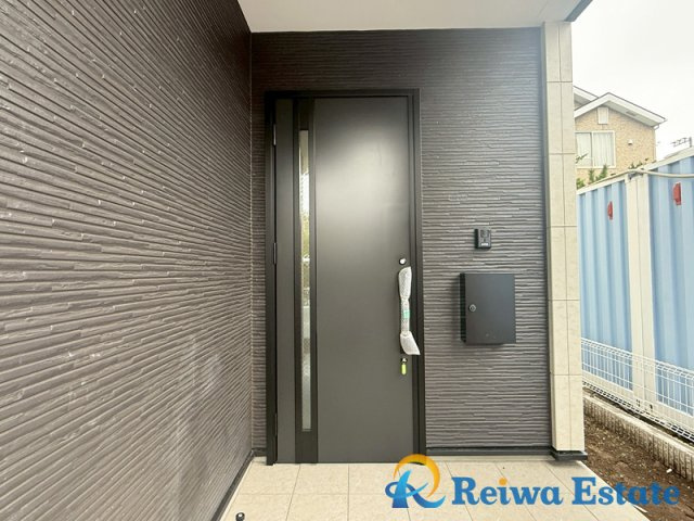 新築戸建　茅ヶ崎市柳島2丁目の玄関