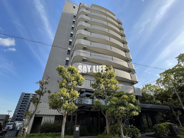 ロイヤル鶴見の外観