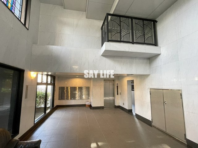 ロイヤル鶴見のロビー