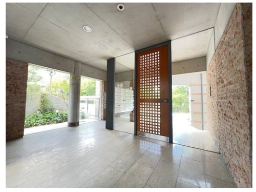 パレ六甲篠原のエントランス|毎日通るエントランスはこのようになっています