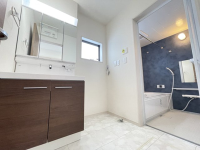 【独立洗面台】 | うるま市与那城屋慶名（全3棟） | ※同仕様写真です