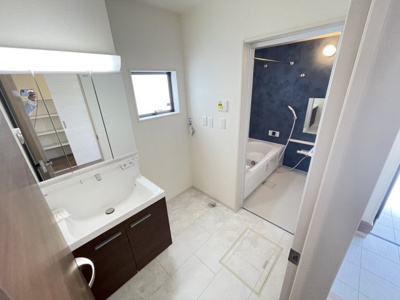 【独立洗面台】 | うるま市与那城屋慶名（全3棟） | ※同仕様写真です