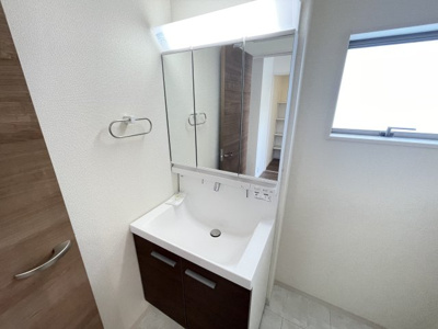 【独立洗面台】 | うるま市与那城屋慶名（全3棟） | ※同仕様写真です