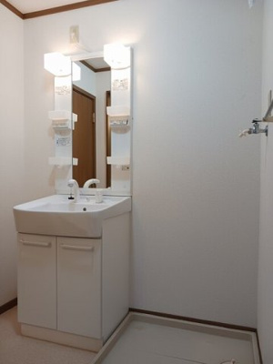 【洗面所】 | 大門