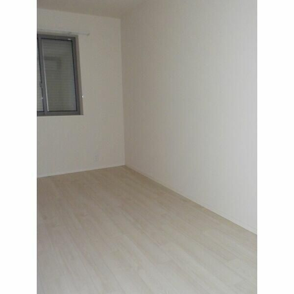 アドーニスの居間・リビング|■エアコン■24時間換気システム■室内物干機