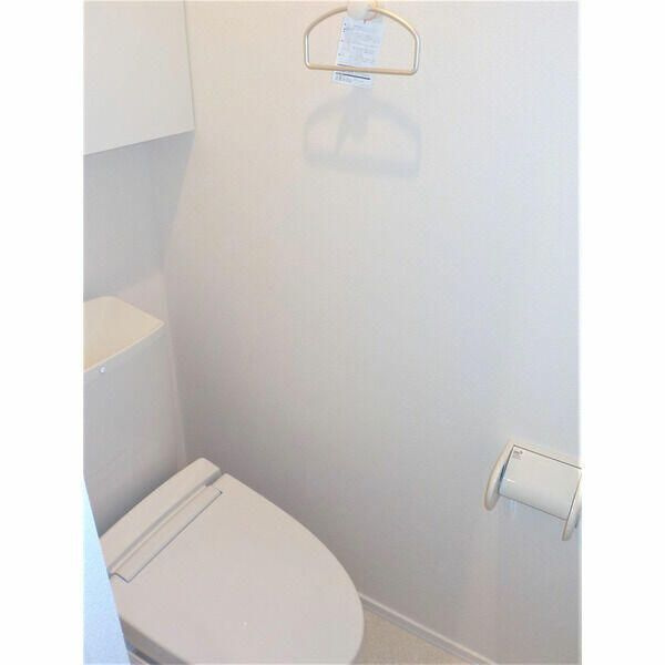 アドーニスのトイレ|■温水洗浄便座■ウォールキャビネット収納付き♪