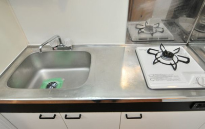 【キッチン】 | ローレル三ツ輪 | まな板が置けるガスキッチン☆