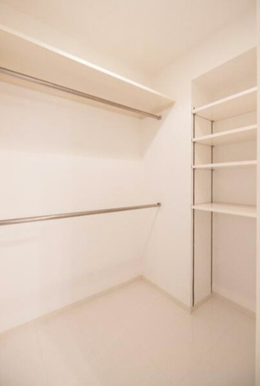 ルクレ堺筋本町レジデンスの収納