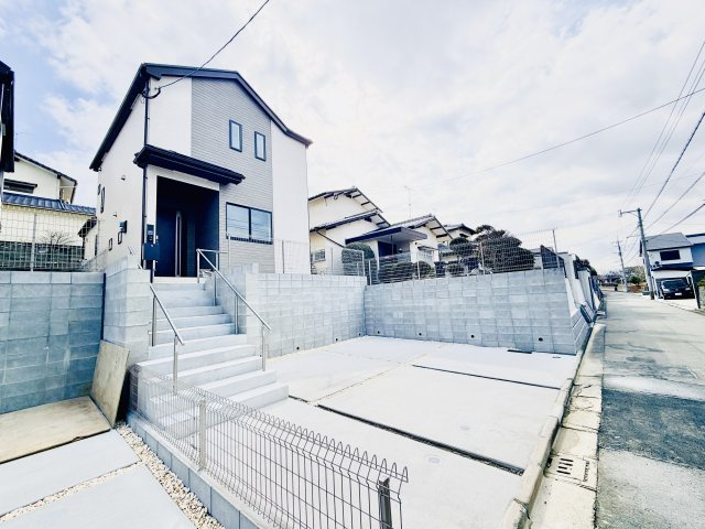 東区美和台５丁目136番　B号棟の外観