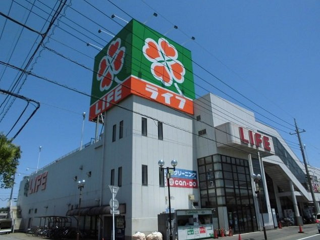 プラドールⅢの周辺|ライフまで1300m