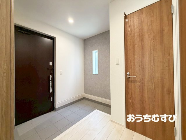 守山区天子田2丁目(全2棟)の玄関