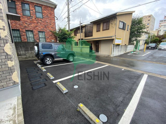 Brooklyn 箱崎 LASPACIO1(ブルックリン箱崎ラスパシオ1)の駐車場