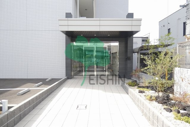 三島マンション博多駅東のエントランス