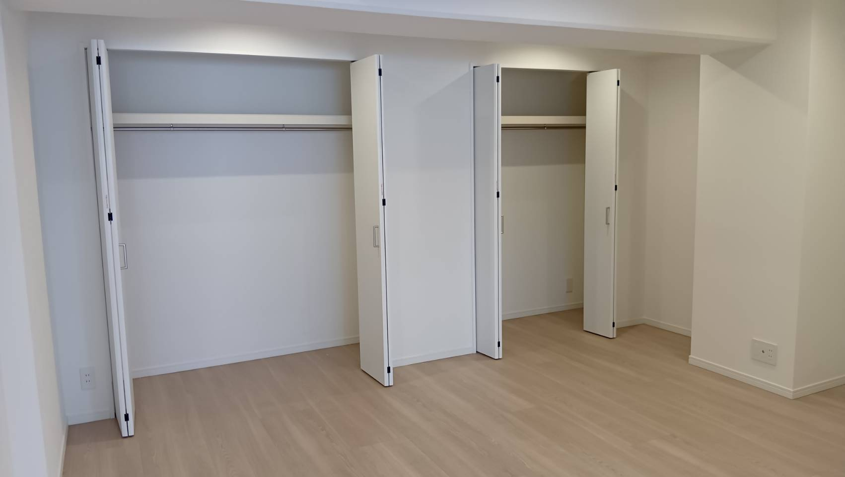 御苑ハイムの洋室