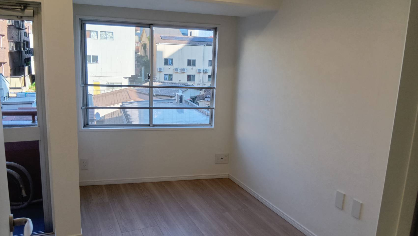 御苑ハイムの洋室