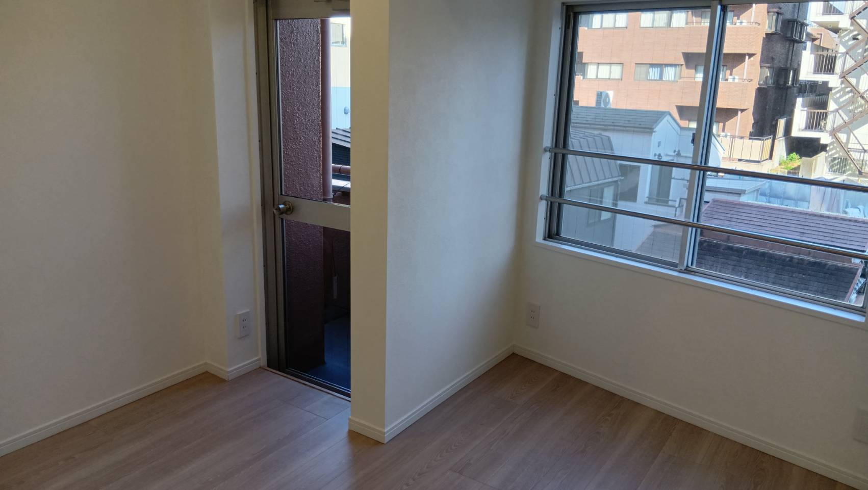 御苑ハイムの洋室