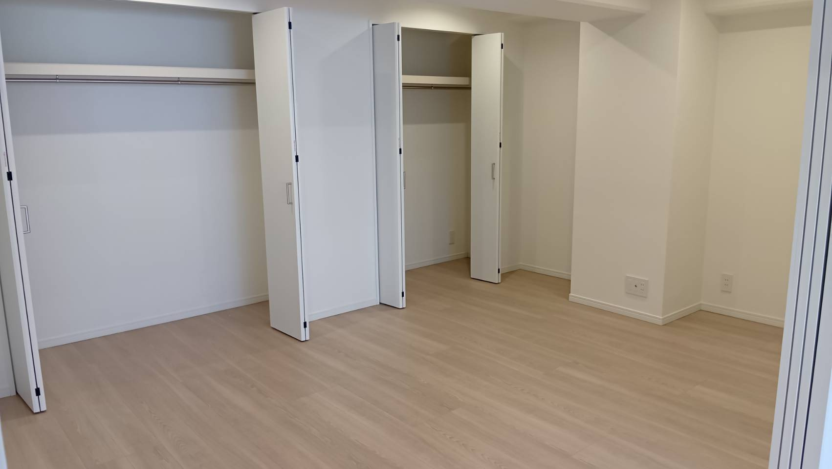 御苑ハイムの洋室