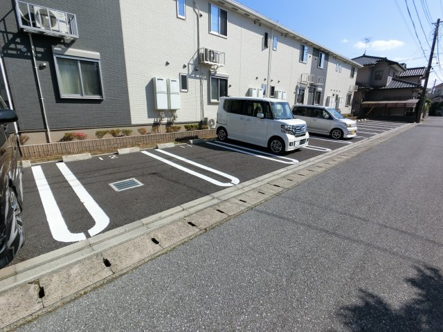 【駐車場】