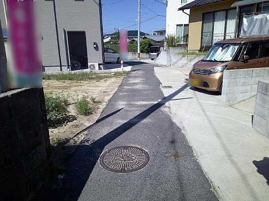 【前面道路含む現地写真】